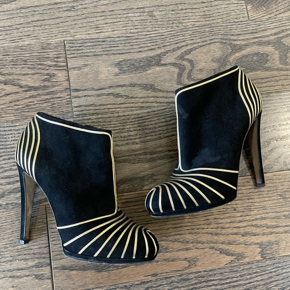 Sergio Rossi Gold Designer Heels - Picture 5 of 6